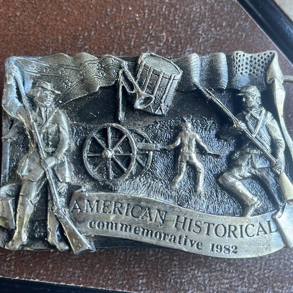 American historical commemorative 1982 bell buck